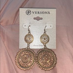 Gold Versona Earrings